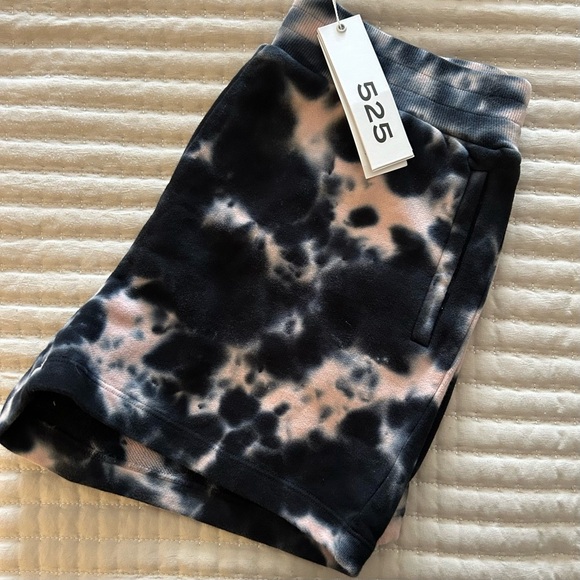 NWT, 525 America Womens High Rise Tye Dye Quartz Multi Shorts Pink/Black, Medium - Picture 8 of 8